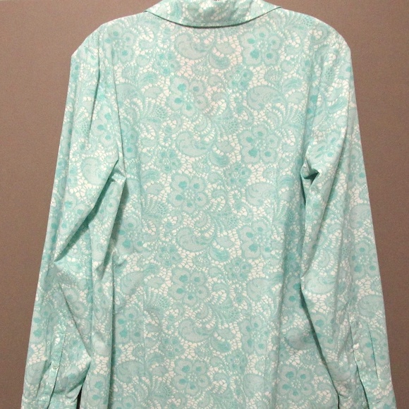 VanHeusen Studio Long-sleeved Blouse, Size M - Picture 6 of 8
